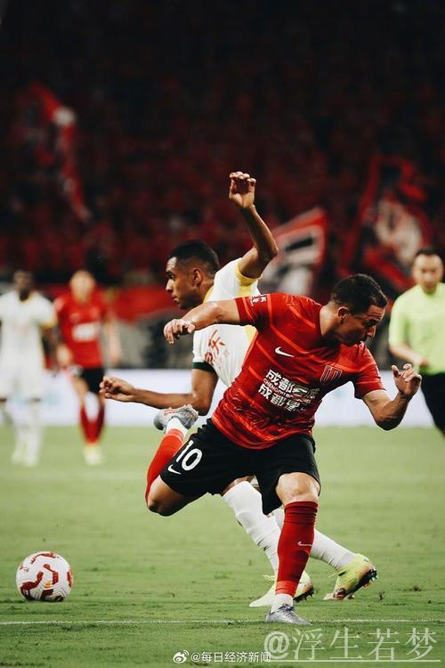 莱切特突破内切破门 再下一城 莱切特突破内切破门 再下一城